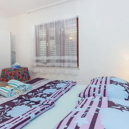 別荘 Four Bedroom Holiday In
