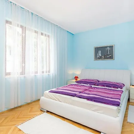 Four Bedroom Holiday In 別荘 *
