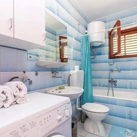 別荘 Four Bedroom Holiday In *