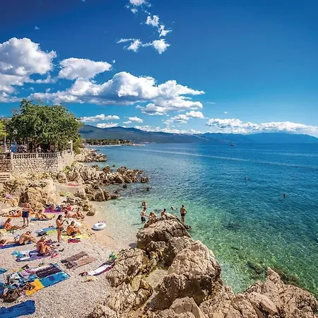 Four Bedroom Holiday In Holiday home Novi Vinodolski